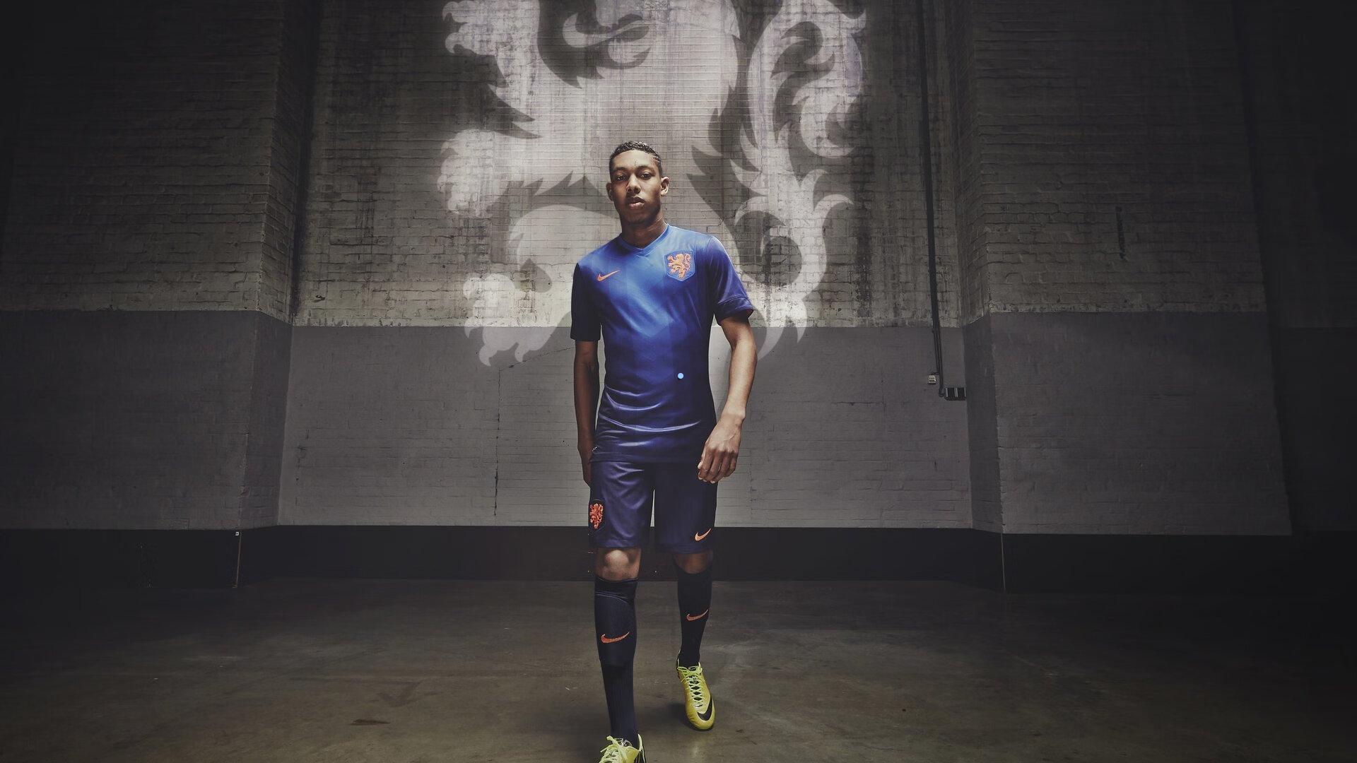 巴萨迎战奥萨苏纳大名单揭晓，莱万亚马尔领衔攻击线，特狮坐镇后防，三核心遗憾缺阵