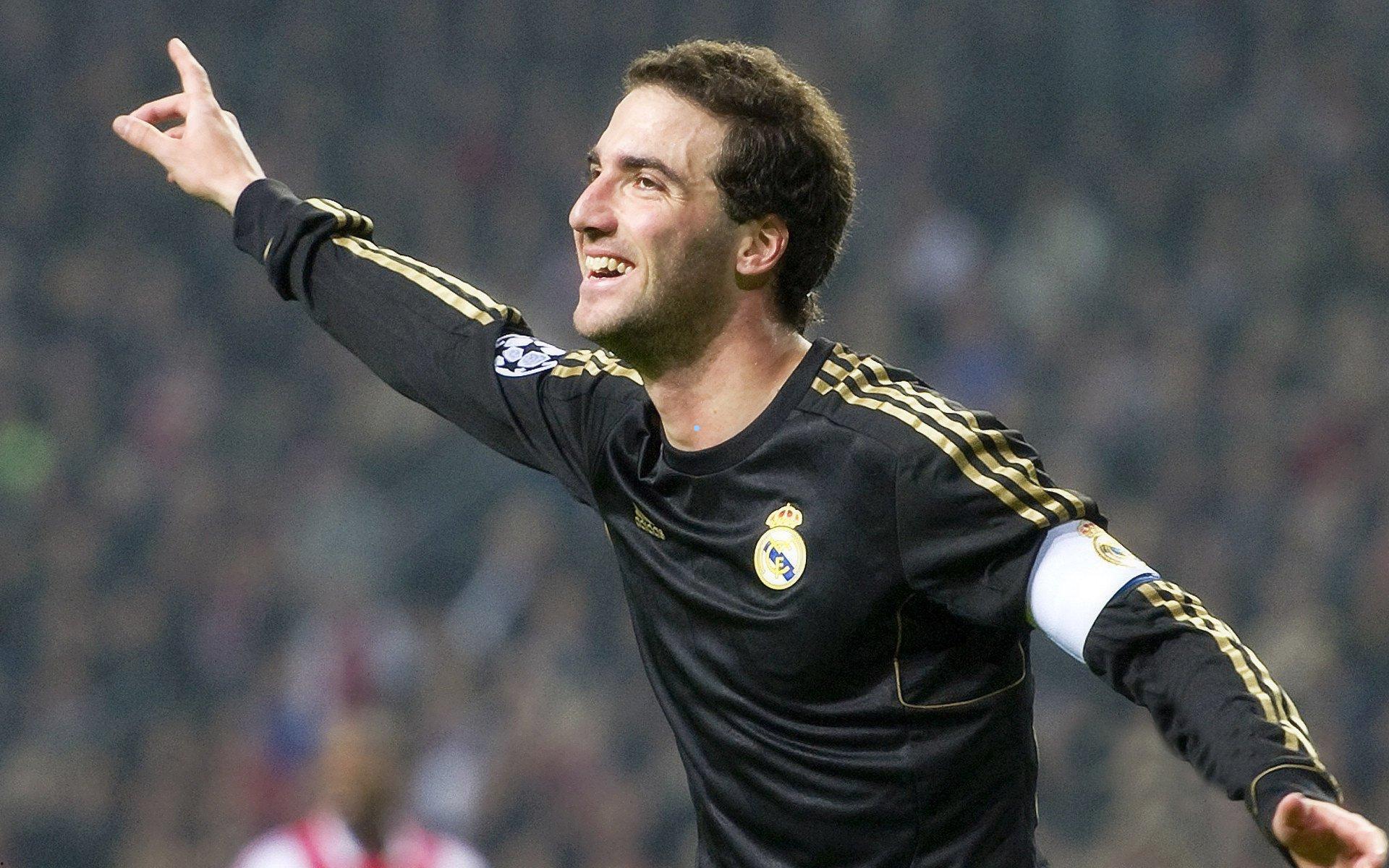 巴萨迎战奥萨苏纳大名单揭晓，莱万亚马尔领衔攻击线，特狮坐镇后防，三核心遗憾缺阵